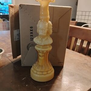 Elegant Yellow Memorial Statue
